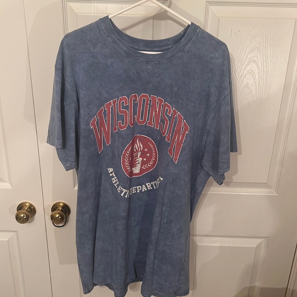 urban outfitters oversized wisconsin t-shirt